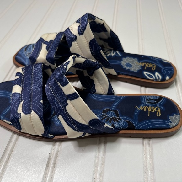 Boden Printed Satin Slide Sandals Blue White 37 US 6 NEW No box display. 1281 - Picture 4 of 5